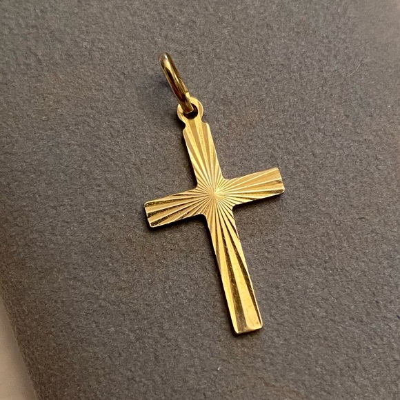 Solid 14 K Yellow Gold Cross Pendant 1" Long Italy Religious Icon 1.11 Grams - Picture 1 of 8
